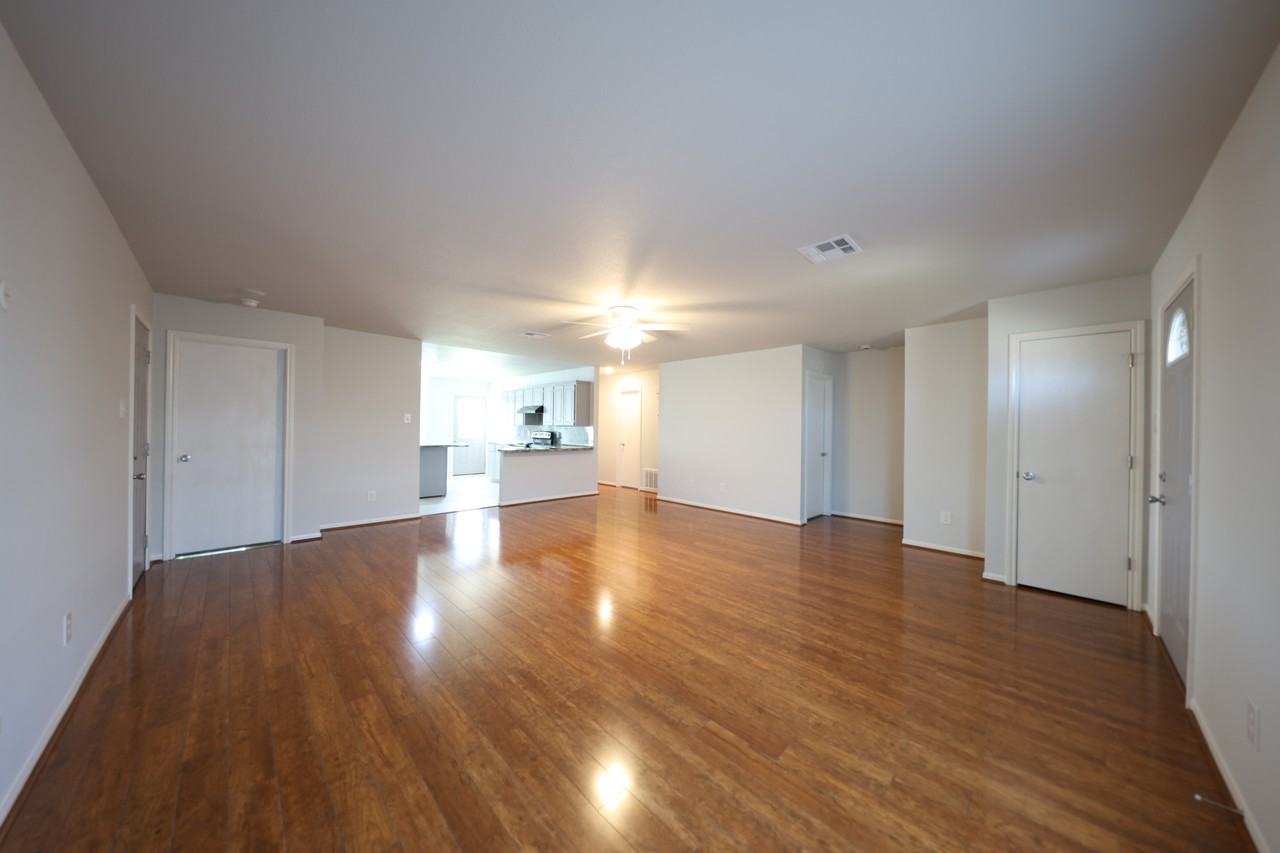 4304 Janelle Drive - Photo 6 of 20