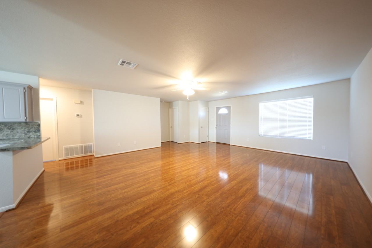 4304 Janelle Drive - Photo 7 of 20