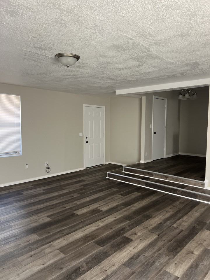 701 Ne 81st St - Photo 5 of 21