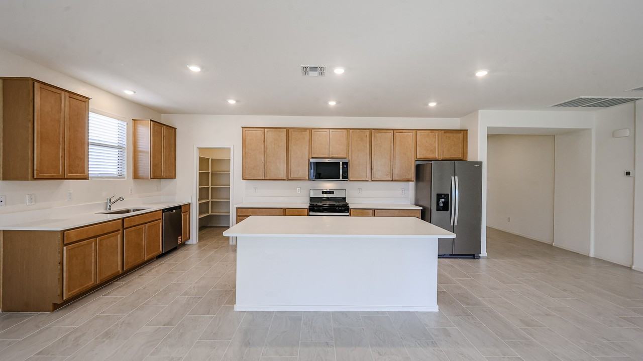 17175 W Blue Sky Dr - Photo 6 of 50