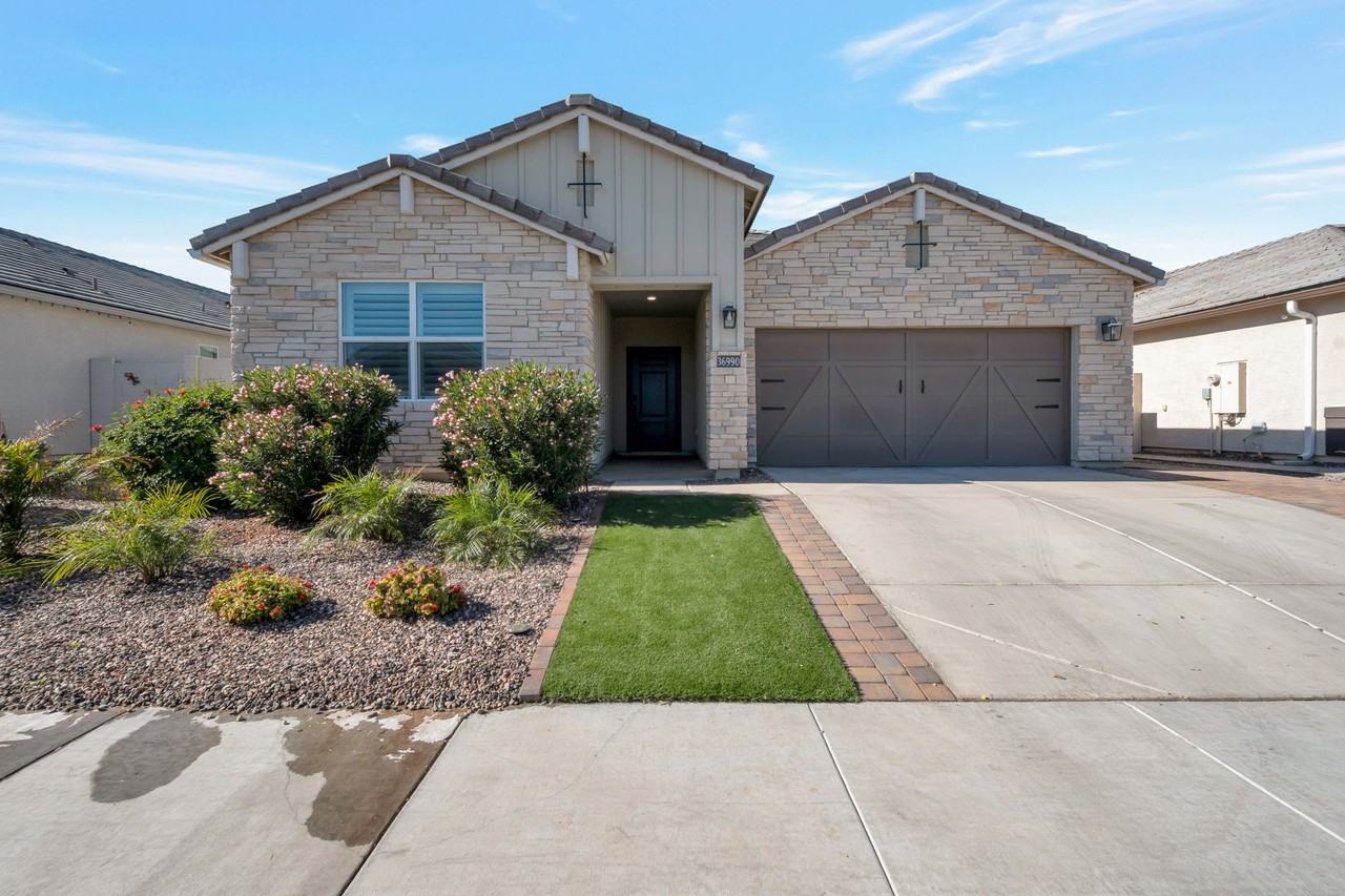 36990 North Aleutian Drive