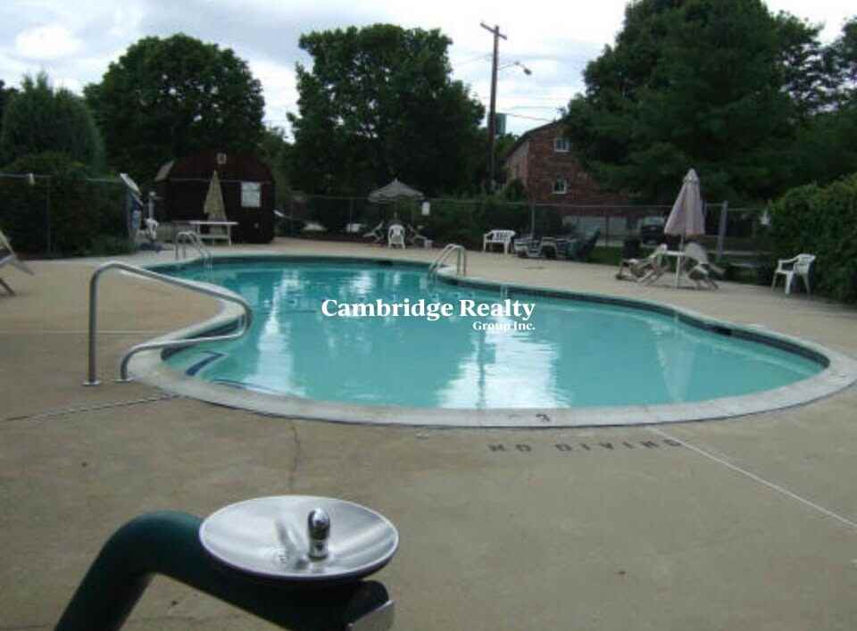 8 Bryon Rd #1T - Photo 6 of 8