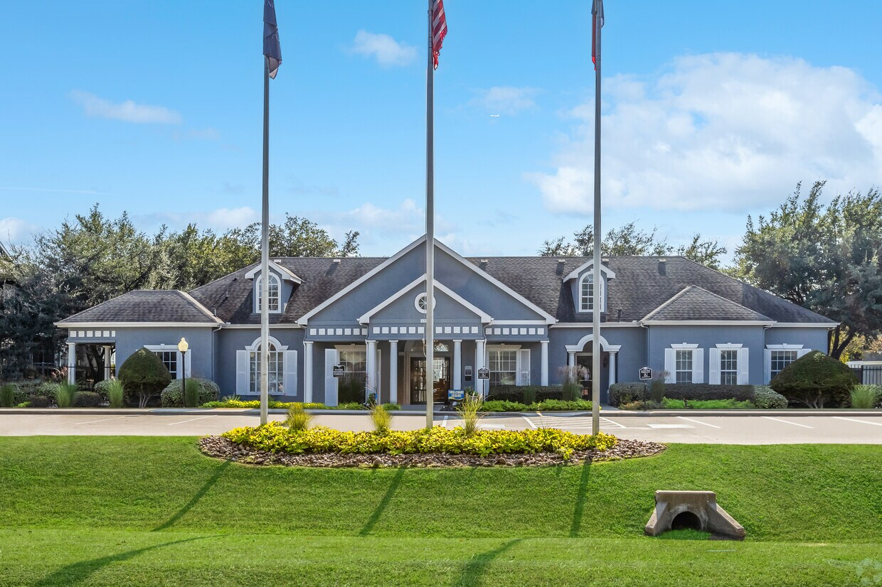 Villas of Remond - Photo 4 of 12