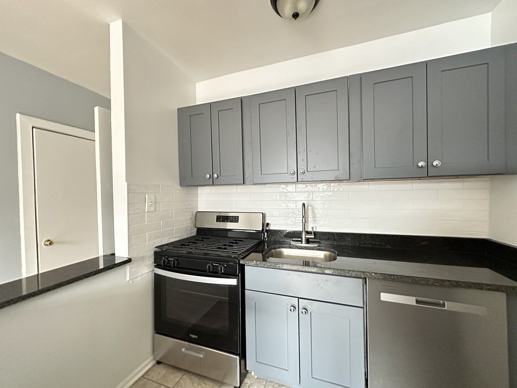 5662 Bridge Street #DI2 - Photo 5 of 20