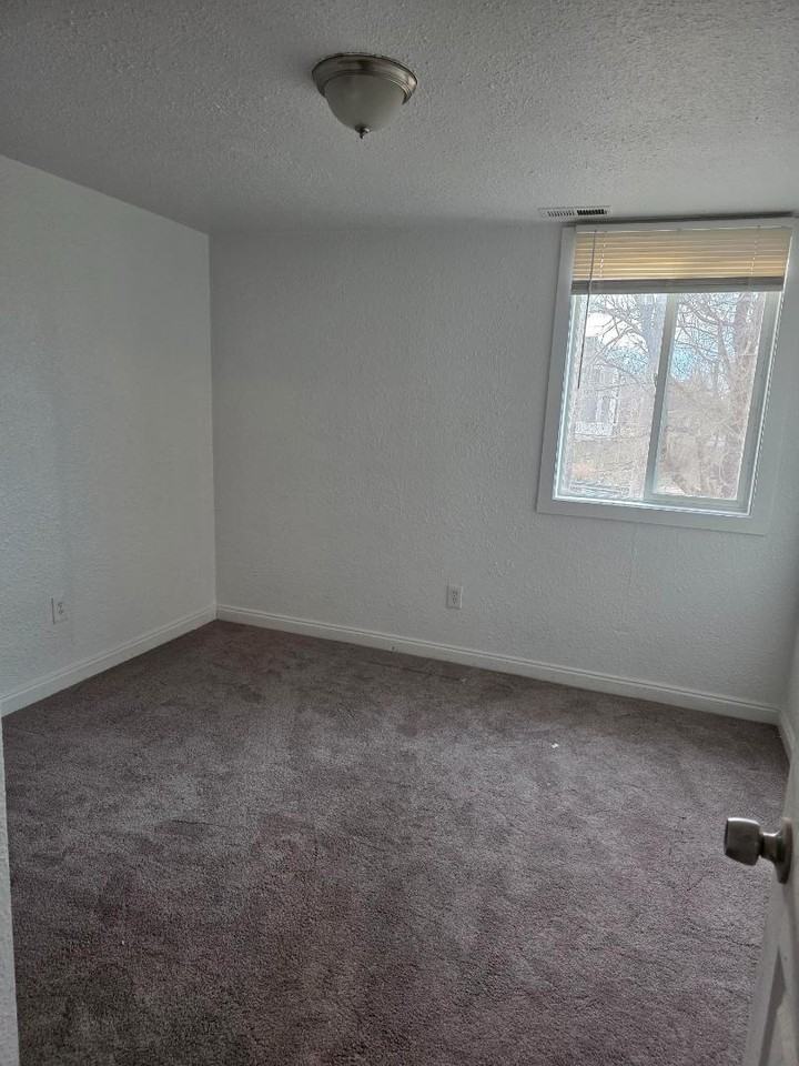 214 9th Avenue - Photo 5 of 8