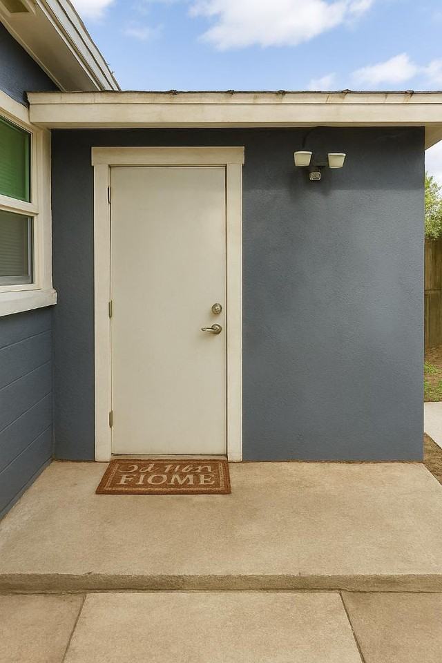 3205 East Frierson Avenue - Photo 2 of 7