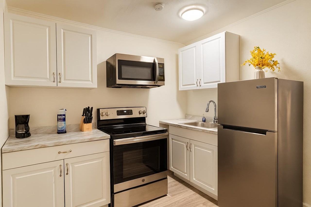 3205 East Frierson Avenue - Photo 7 of 7