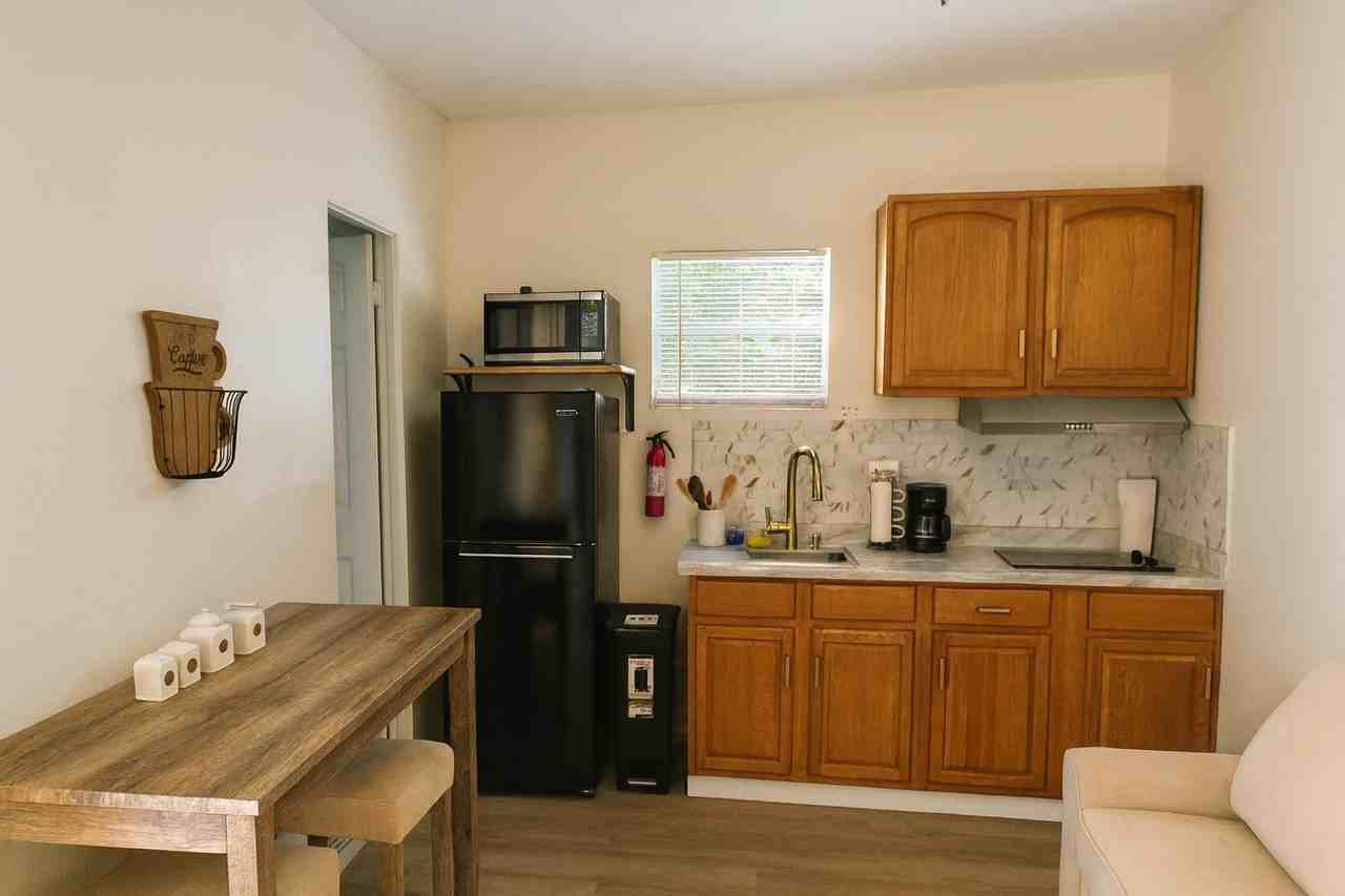 8622 N 39th St - Photo 3 of 16