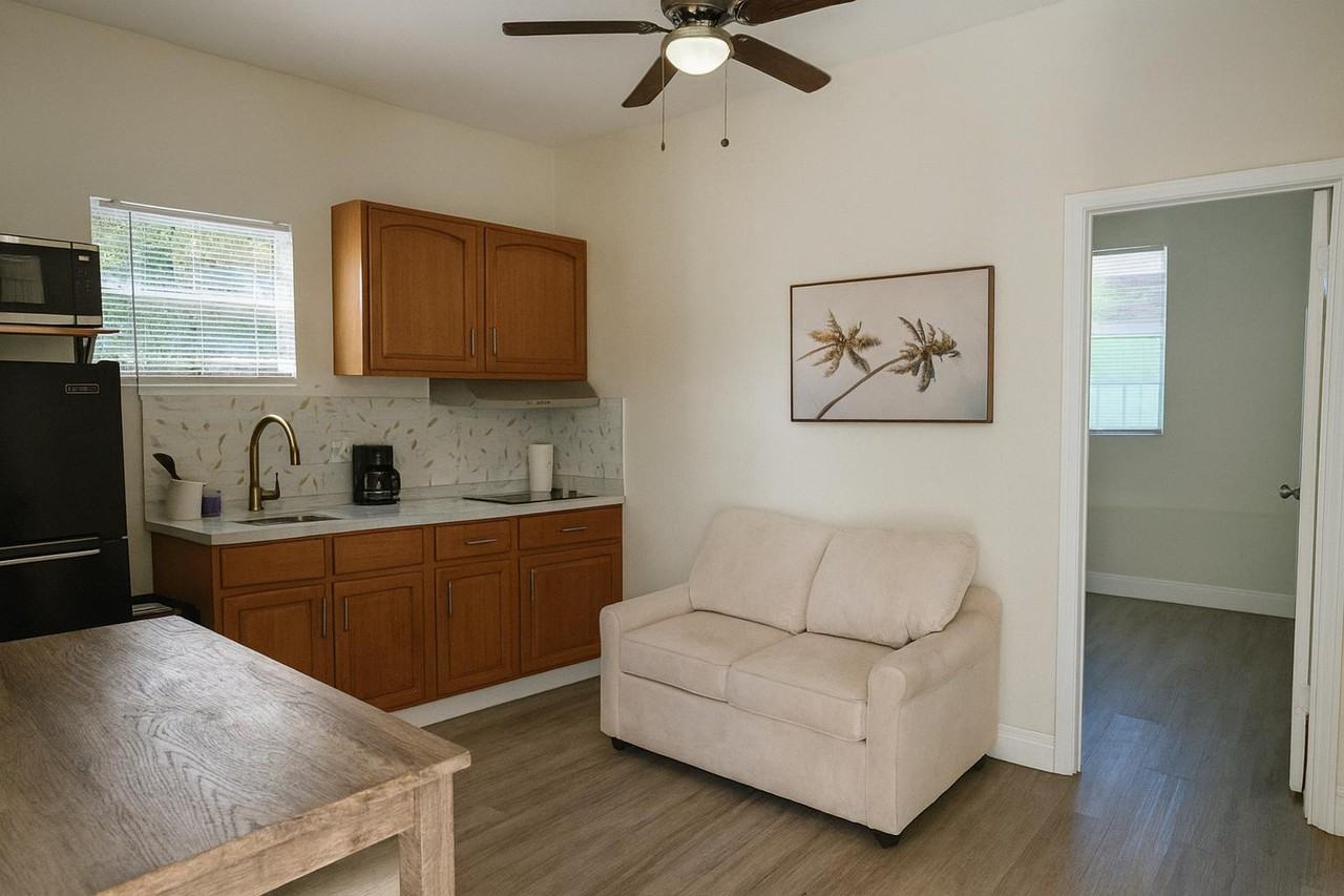 8622 N 39th St - Photo 4 of 16