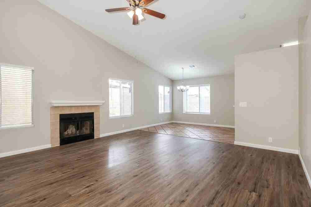 10012 N 66th Dr - Photo 3 of 16