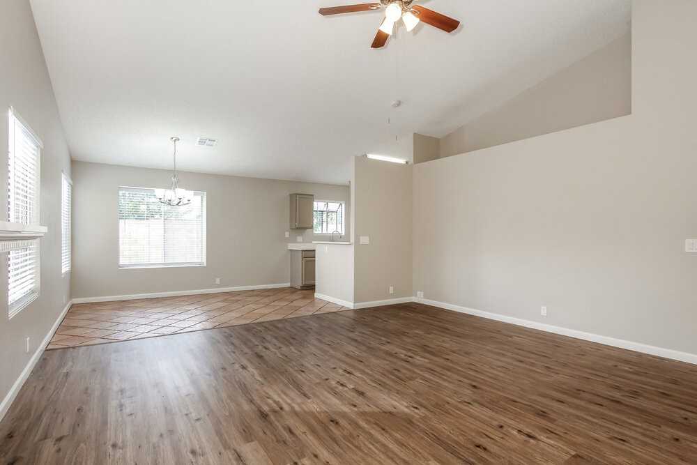 10012 N 66th Dr - Photo 5 of 16