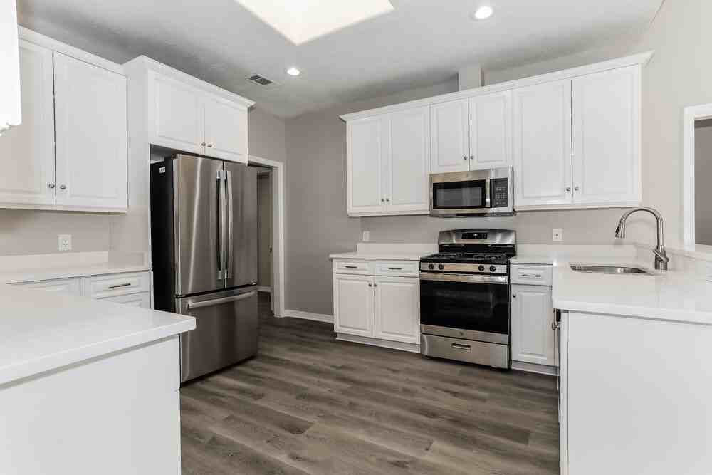 14215 Ella Lee Ln - Photo 5 of 16