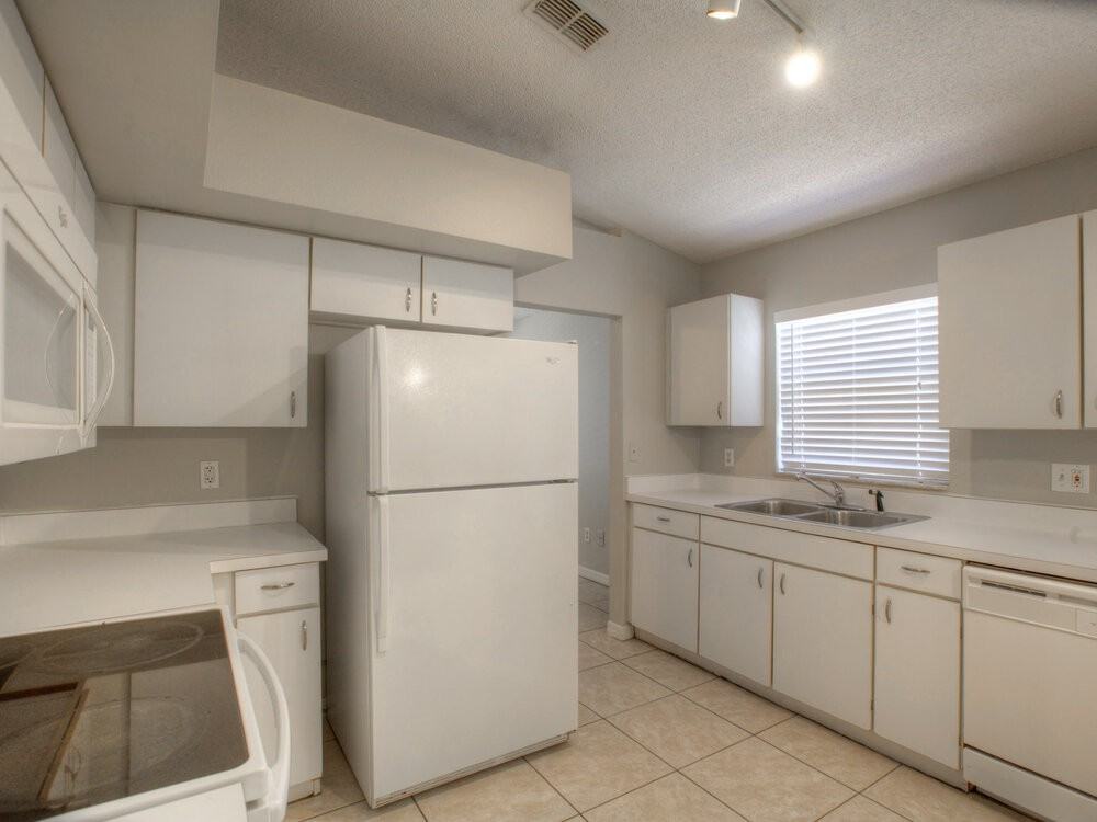 1316 Whitewood Way - Photo 6 of 15