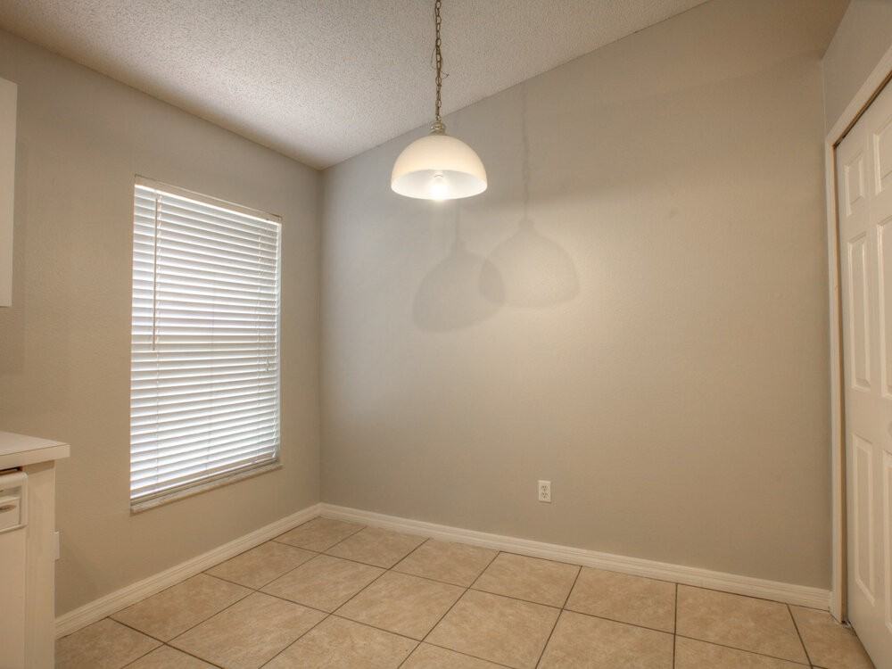 1316 Whitewood Way - Photo 7 of 15