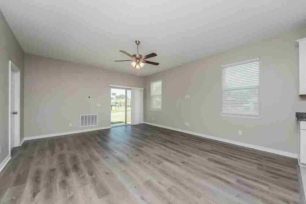 2181 Grasmere View Pkwy N - Photo 5 of 16