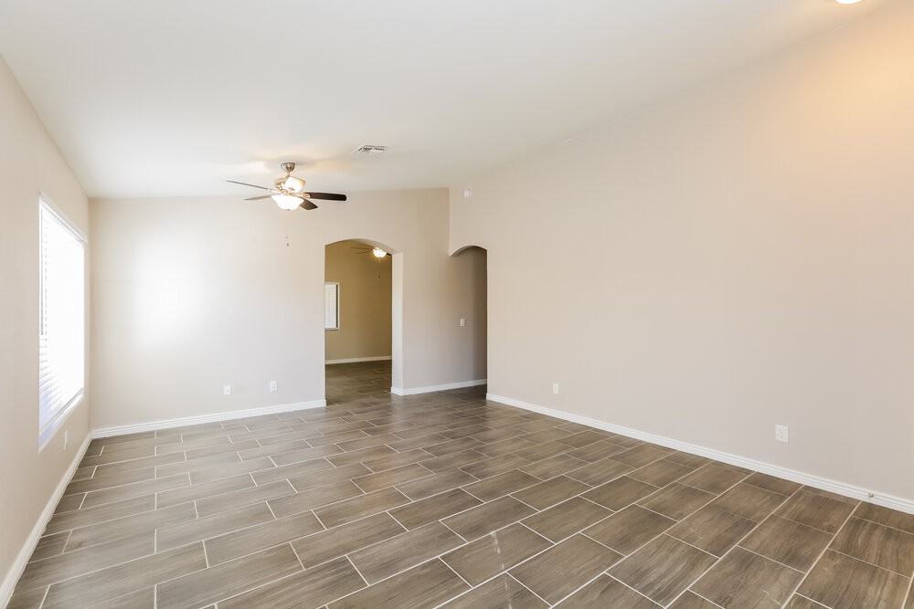 438 N Opal - Photo 4 of 16