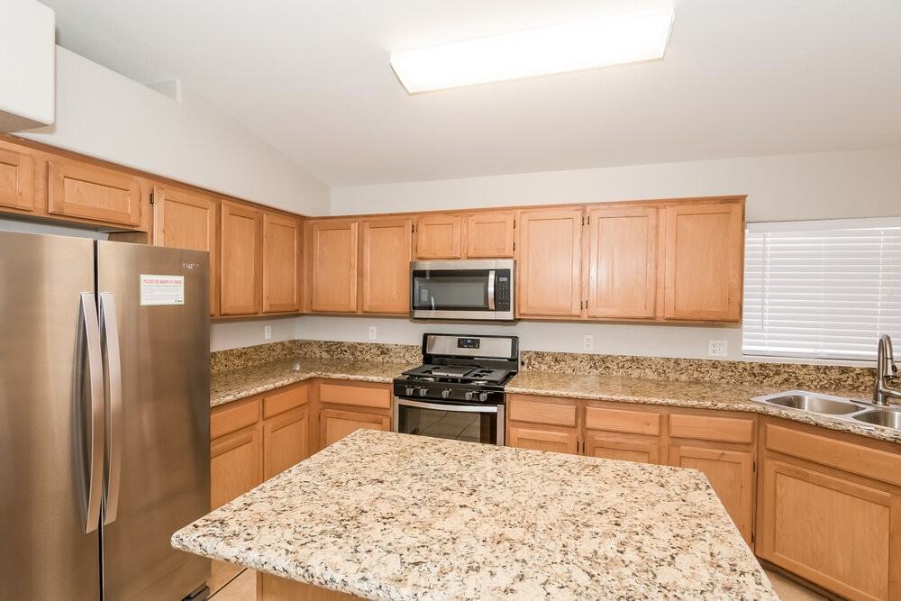 5216 Backwoodsman Ave - Photo 6 of 14