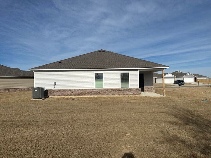 1001 W Fargo Dr - Photo 5 of 15