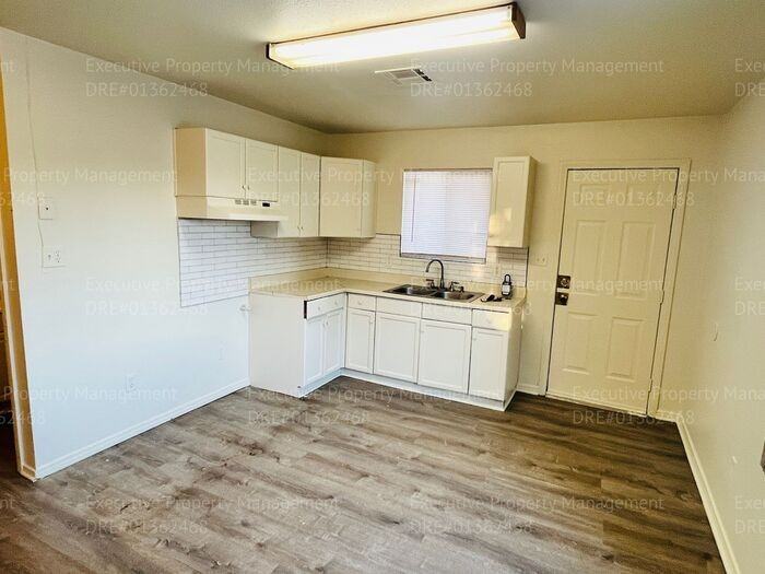 1142 8th Pl #1140 - Photo 3 of 22