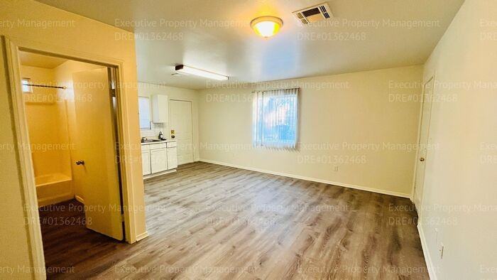 1142 8th Pl #1140 - Photo 5 of 22