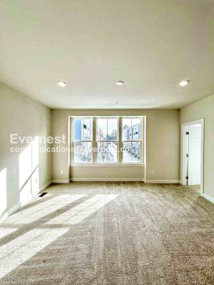 12112 Calgary Loop - Photo 6 of 25