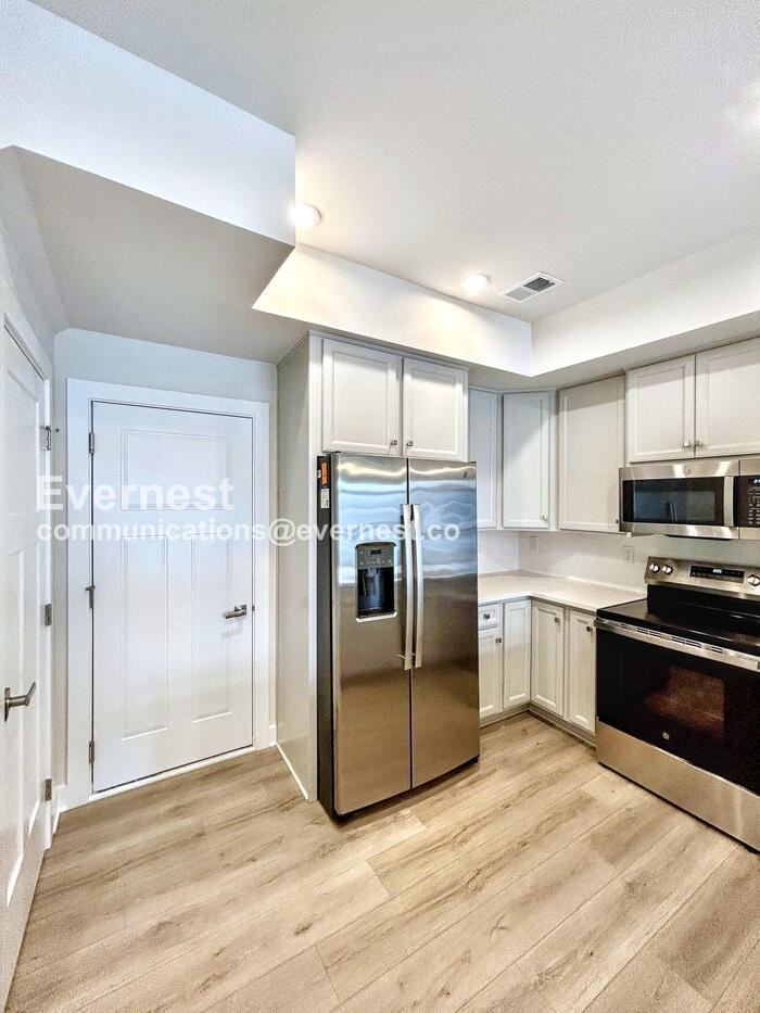 12112 Calgary Loop - Photo 2 of 25