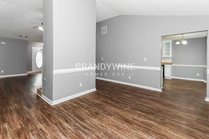 339 Peachtree Circle - Photo 6 of 20