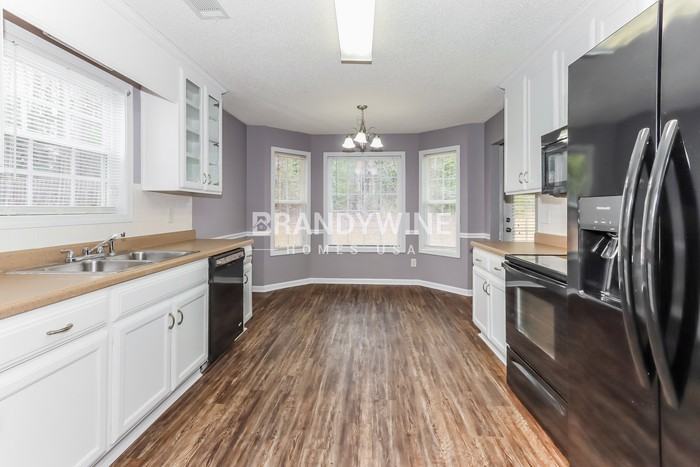 339 Peachtree Circle - Photo 7 of 20