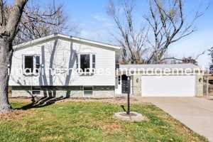 featured image of 2 Roland Lane