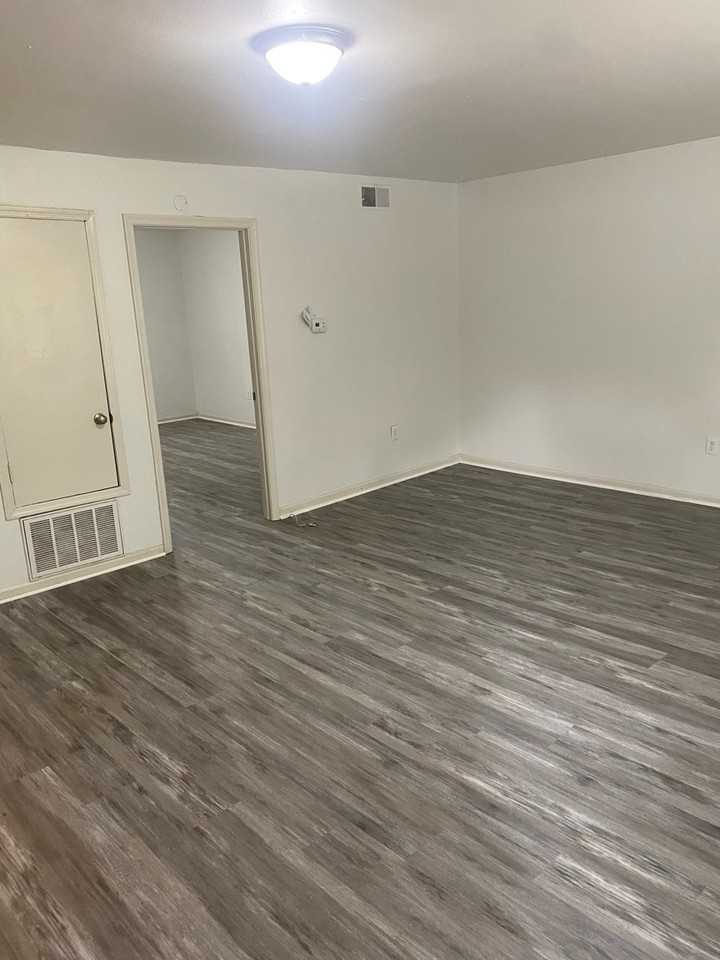 1512 Downing St NW - Photo 2 of 11