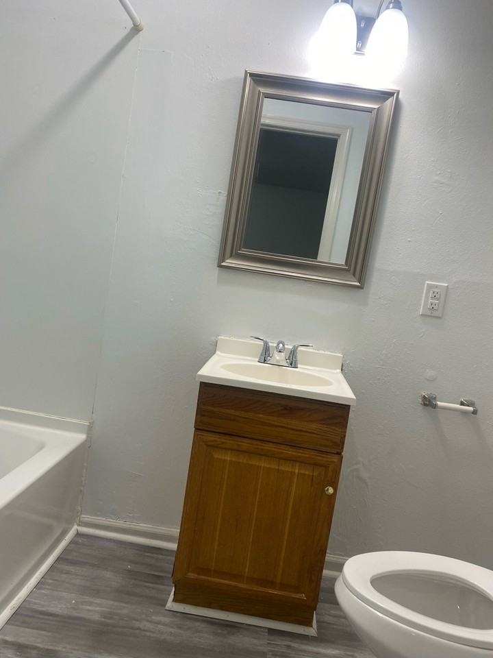 1512 Downing St NW - Photo 5 of 11