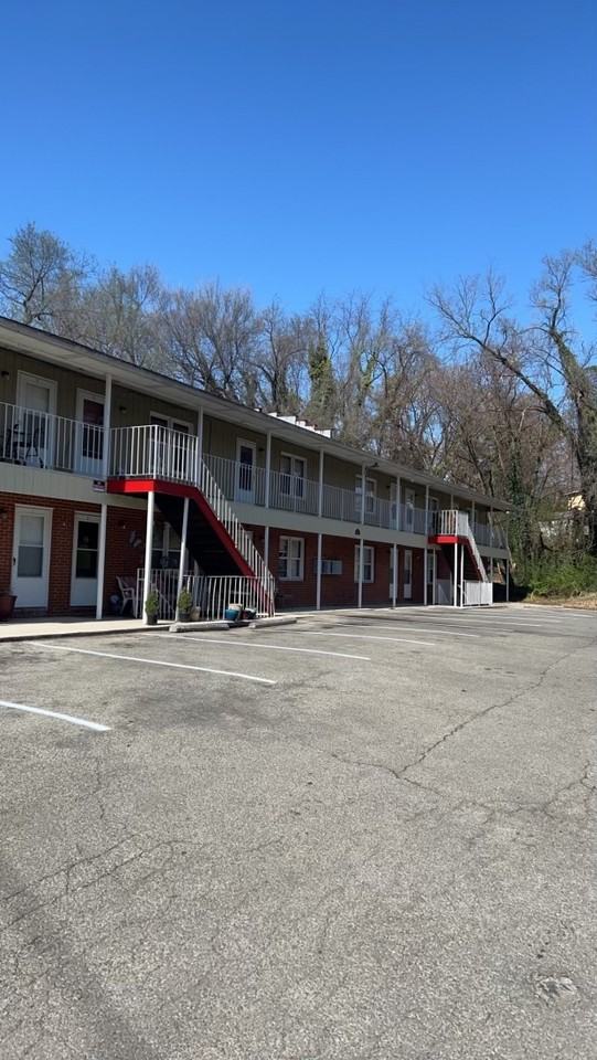 1512 Downing St NW - Photo 6 of 11