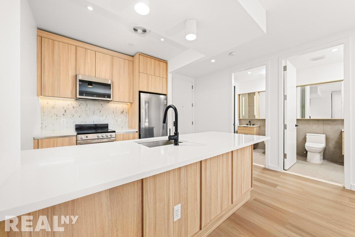 Pacific St #610 - Photo 2 of 10