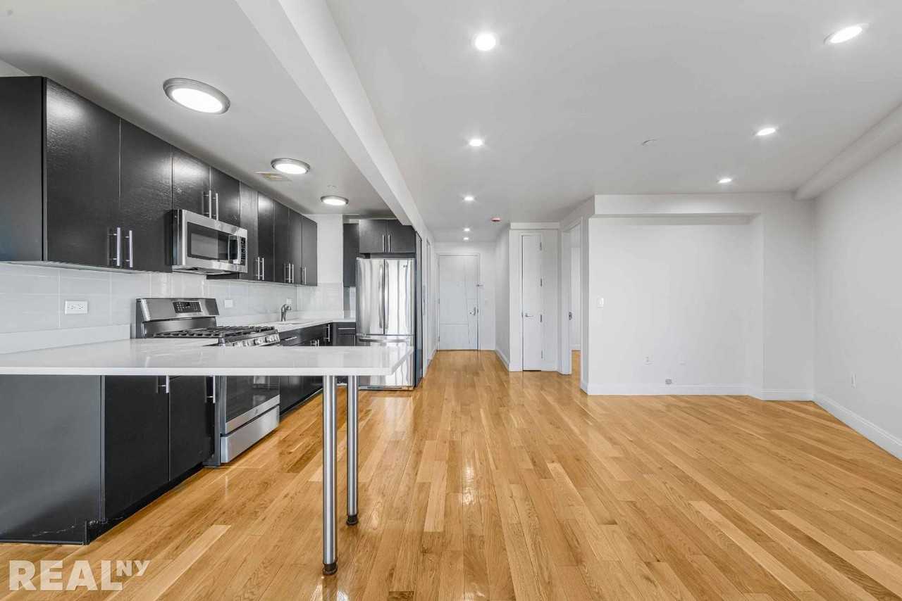 Middletown Road #6E - Photo 2 of 6