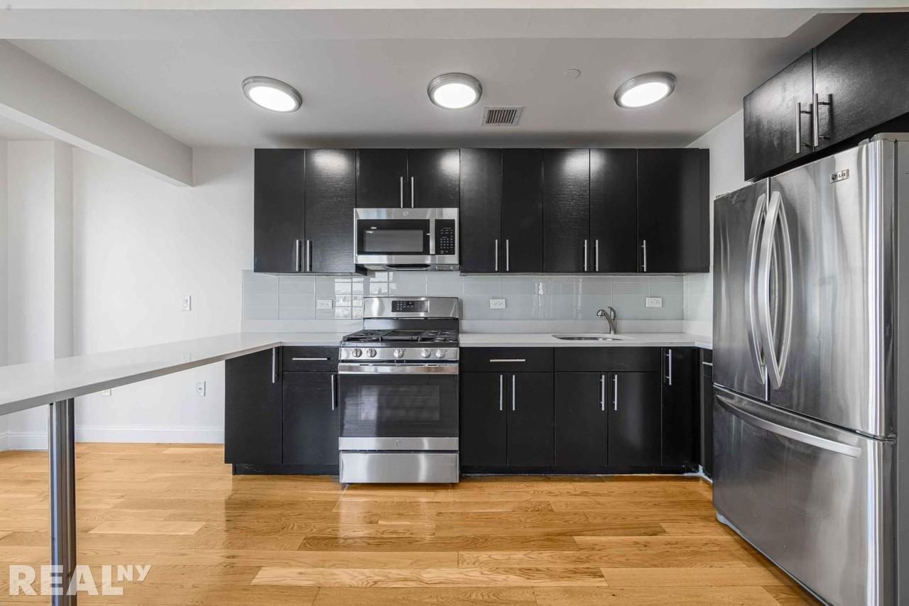 Middletown Road #6E - Photo 3 of 6