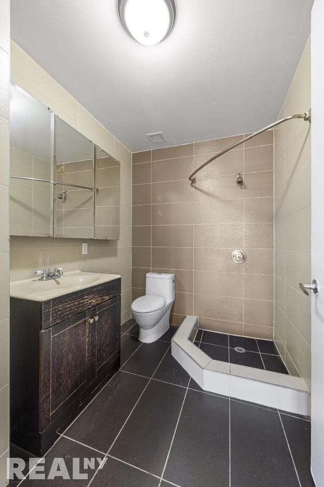 3030 Middletown Road #6G - Photo 5 of 8