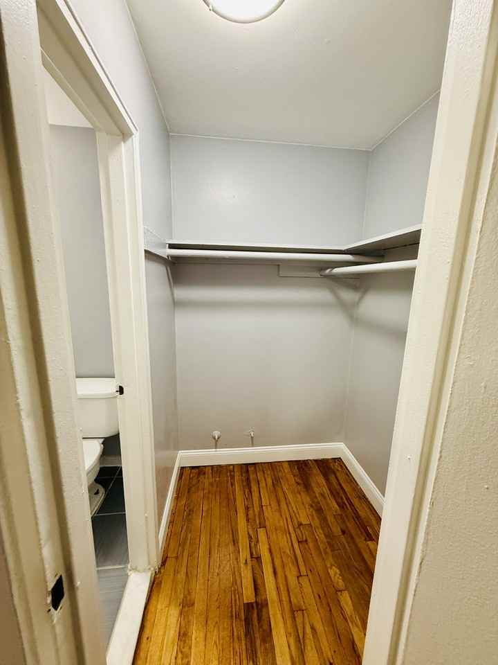 415 Jefferson Ave #B6 - Photo 7 of 11