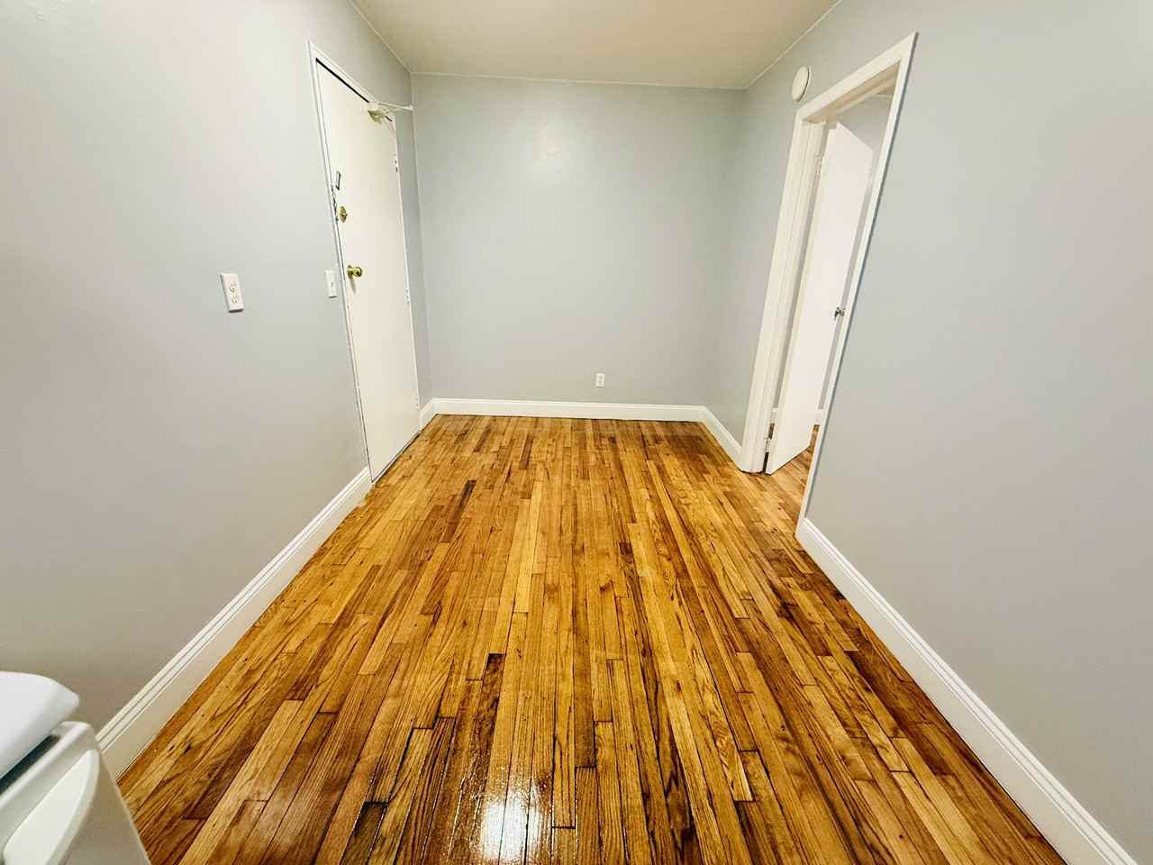 415 Jefferson Ave #B6 - Photo 5 of 11