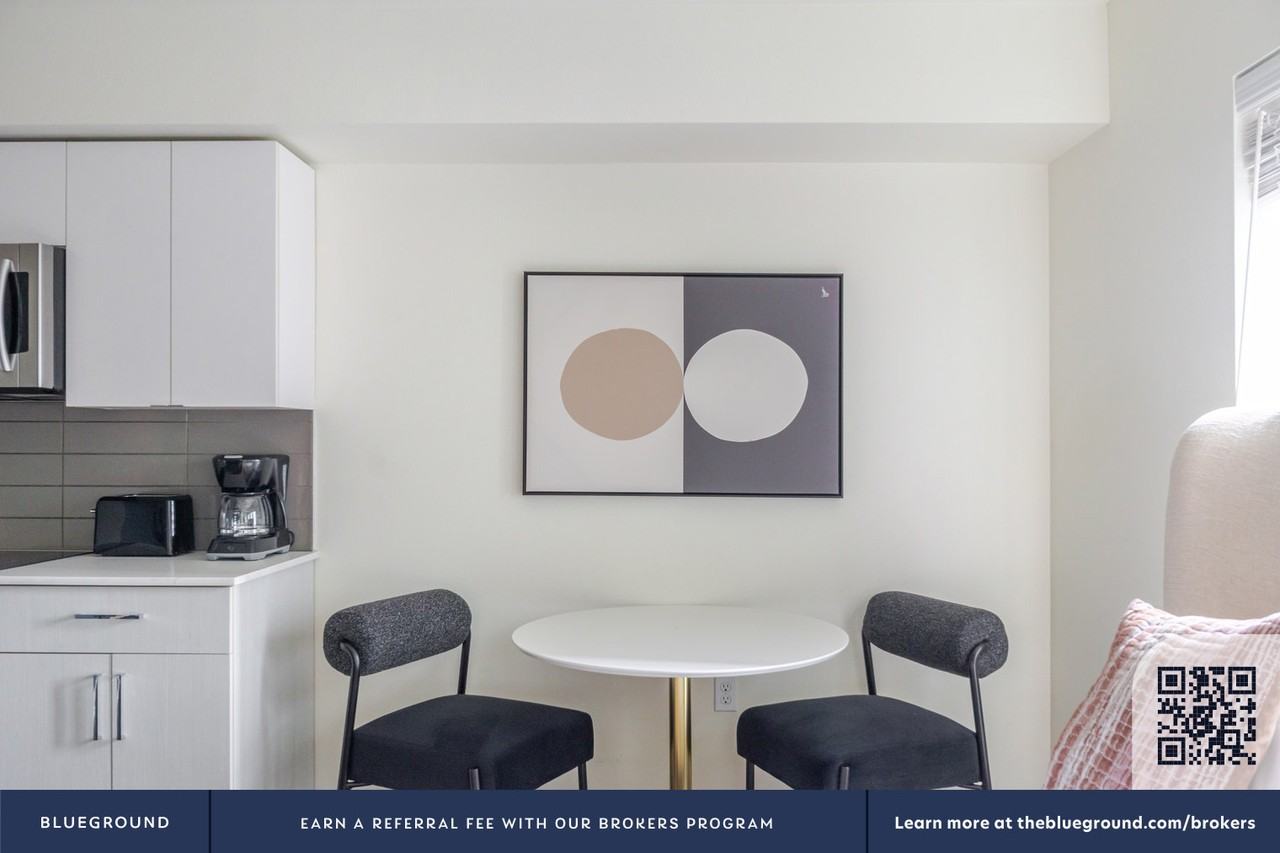 5001 Brooklyn Ave Ne #918 - Photo 4 of 20