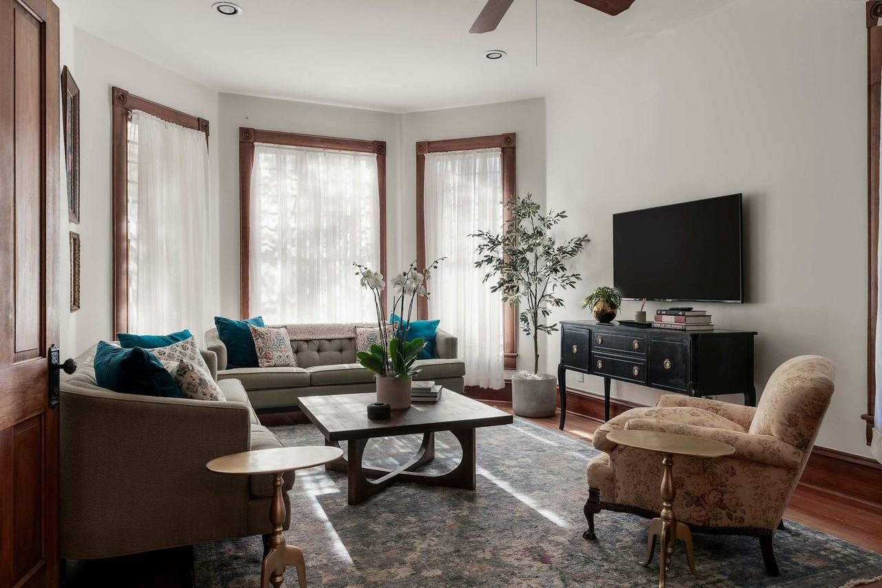 1116 W 10th St #1292407P - Photo 5 of 50