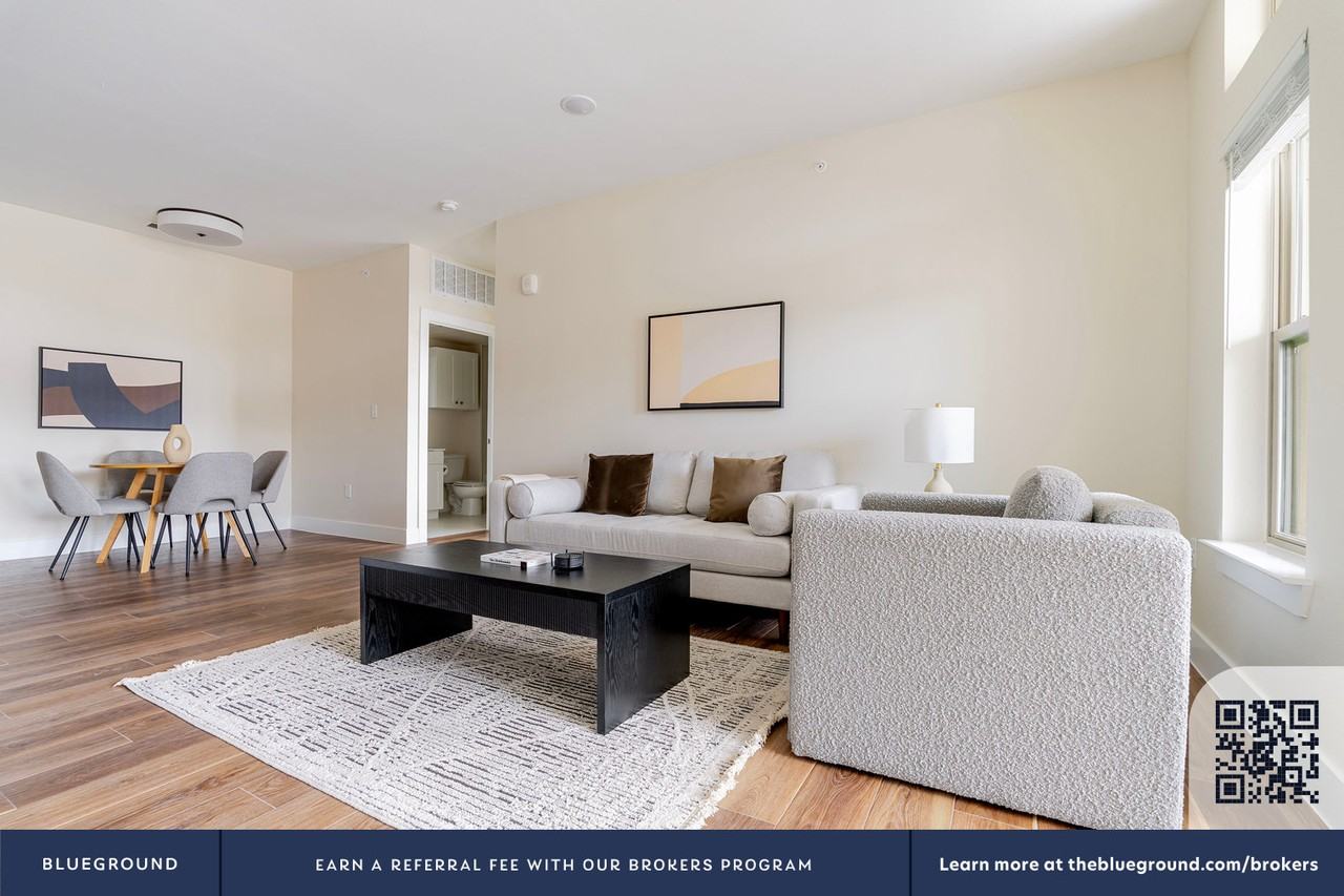 1501 West Howard Lane - Photo 5 of 46