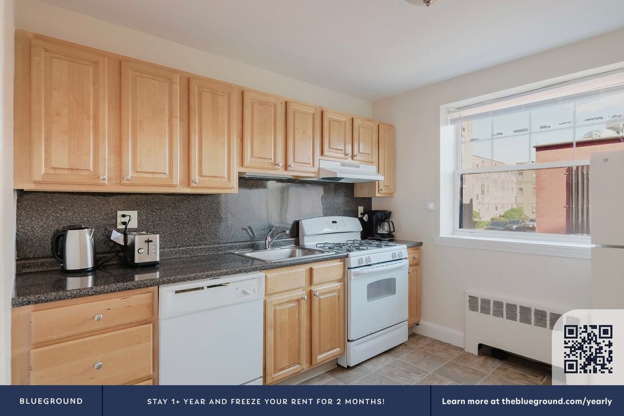 266 Harvard St #1273 - Photo 7 of 41