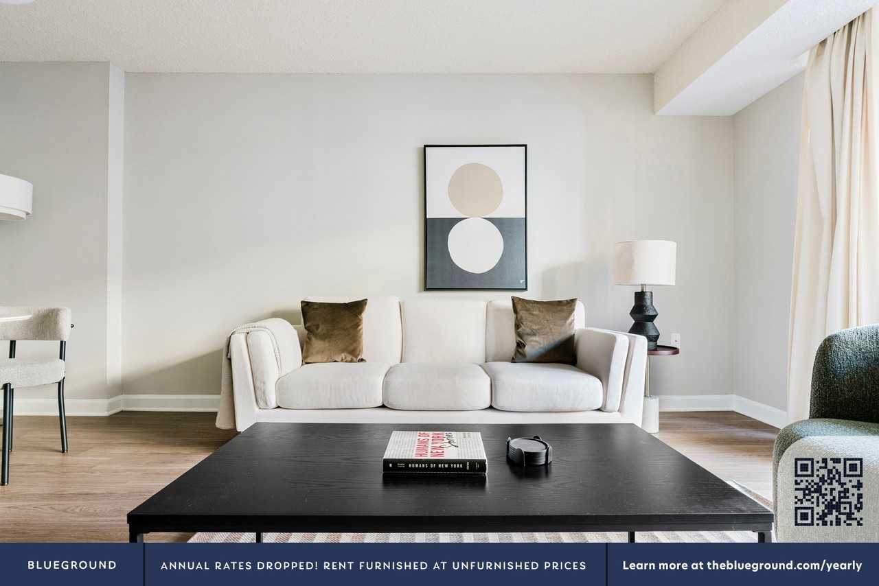 2140 L Street Northwest - Photo 4 of 34