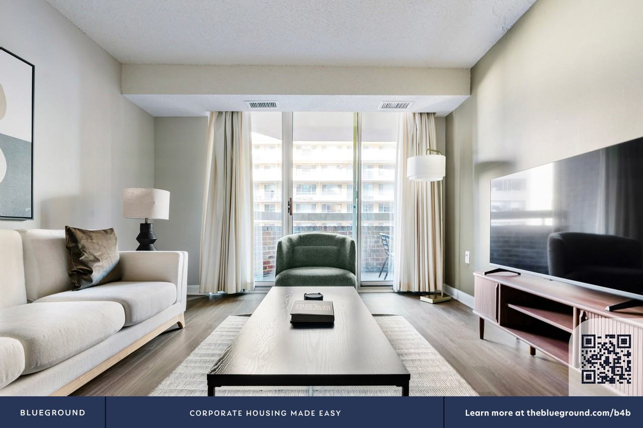 2140 L Street Northwest - Photo 6 of 34