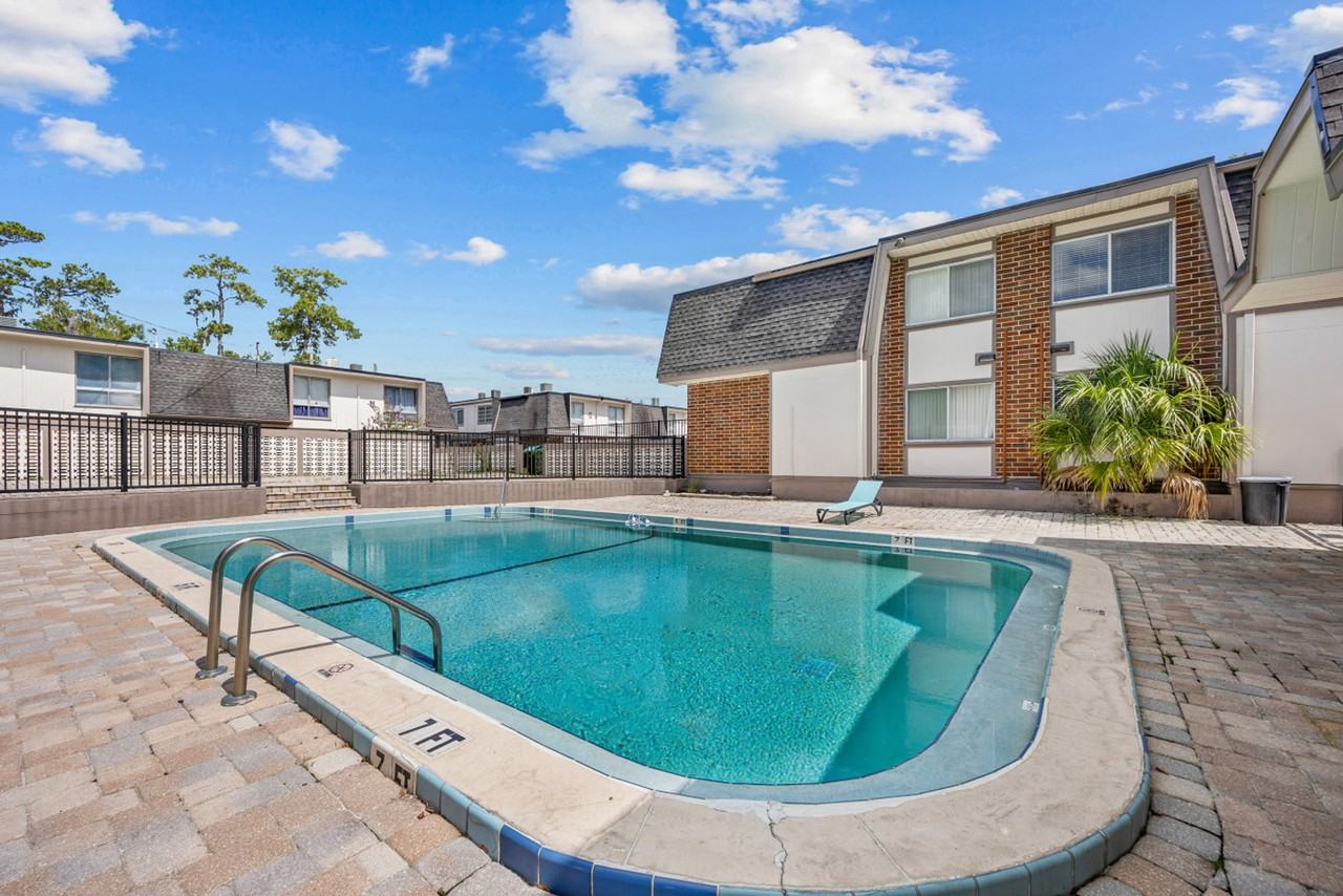 1700 Southwest 16th Court - Photo 3 of 15