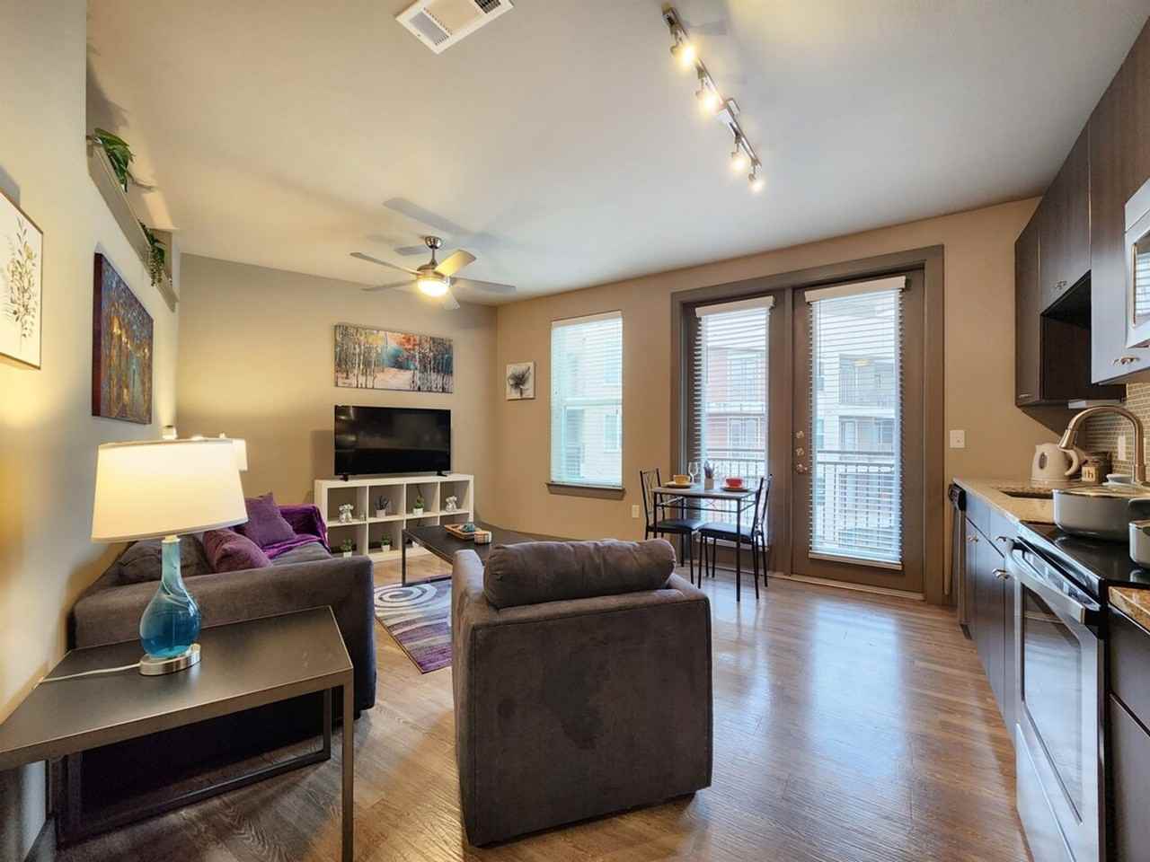 1800 Devonshire Crescent #1359148P - Photo 4 of 8