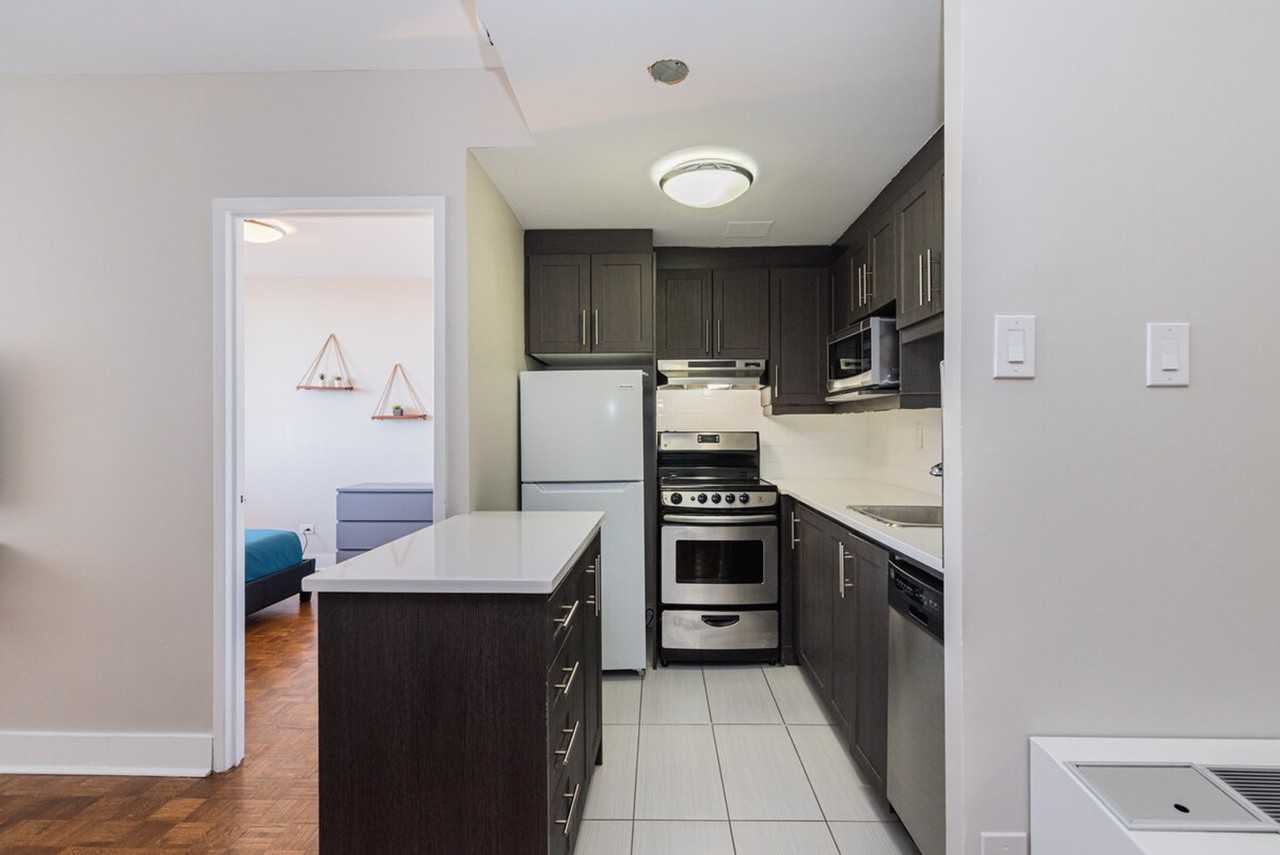 1276 Av Des Pins O #1364168P - Photo 4 of 18