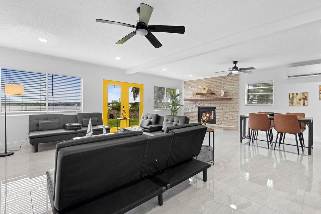 1983 Spring Avenue #1365830P - Photo 3 of 26