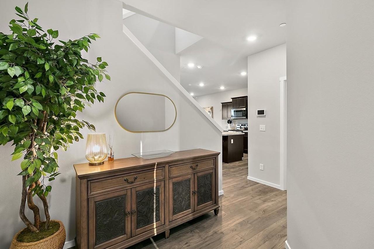 10816 185th St E #1365866P - Photo 3 of 28