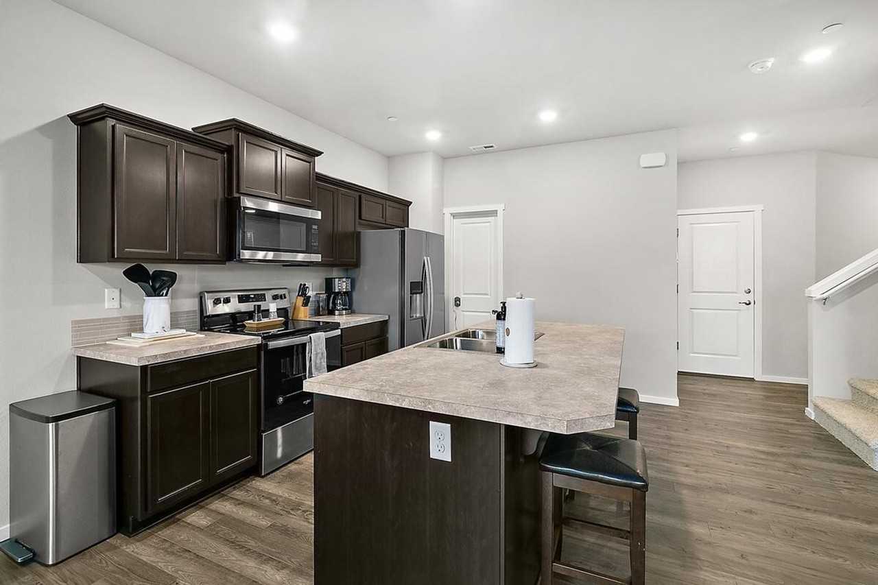 10816 185th St E #1365866P - Photo 4 of 28